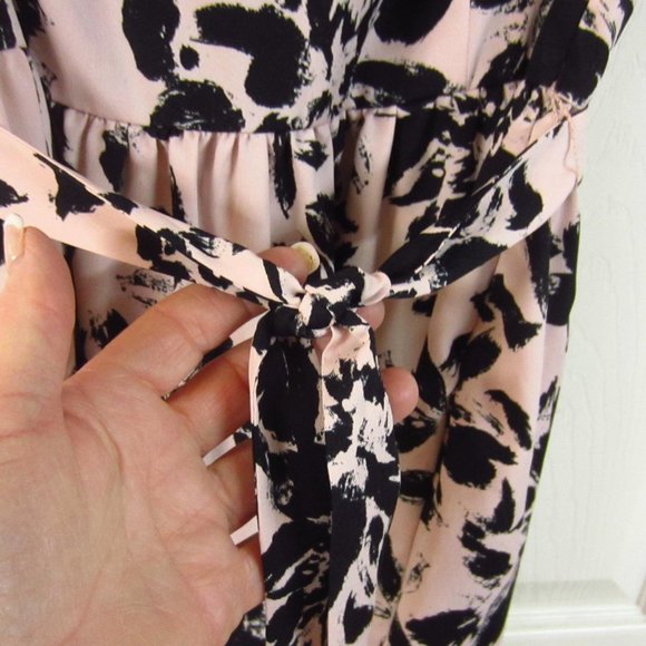 Elle Applicae shoulder soft pink/blck dress - Picture 7 of 8